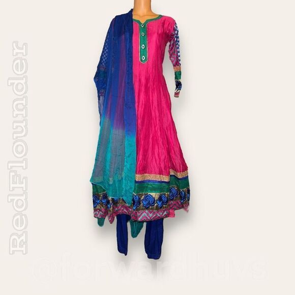 Elegant Celebration Kurta With Pants and Dupatta Size Medium - Picture 1 of 12